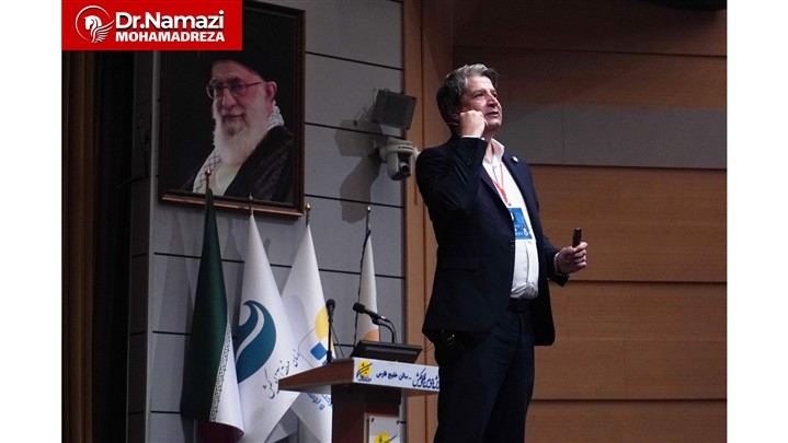 همایش جنون برند با سخنرانی دکترمحمدرضانمازی در کیش