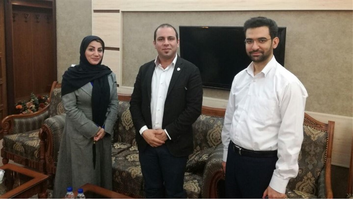 تاکید وزیر ارتباطات بر حمایت از کسبوکارهای نوین نظیر آسان بار تاکید وزیر ارتباطات بر حمایت از کسبوکارهای نوین نظیر آسان بار