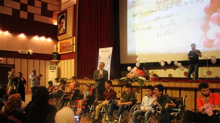 سمینار «سلام حال خوب» در شیراز برگزار شد