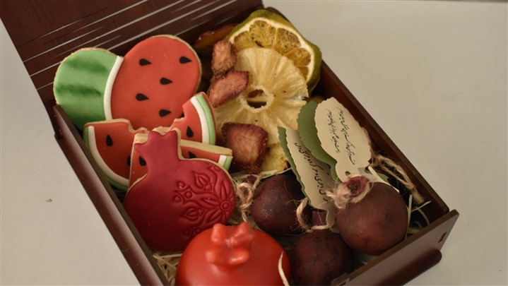 گیفت و یادبودهای شخصی و سازمانی شب یلدا گیفت و یادبودهای شخصی و سازمانی شب یلدا