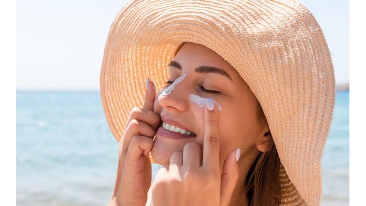 راهنمای خرید کرم ضد آفتاب خارجی و ایرانی خوب برای تعطیلات آخر سال