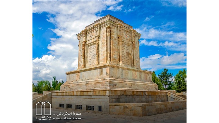 فهرستی از جاذبه‌ها و اماکن دیدنی مشهد، شیراز و کیش