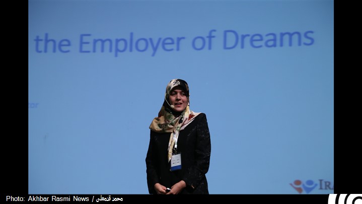 فضای مجازی در خدمت توسعه مدیریت منابع انسانی