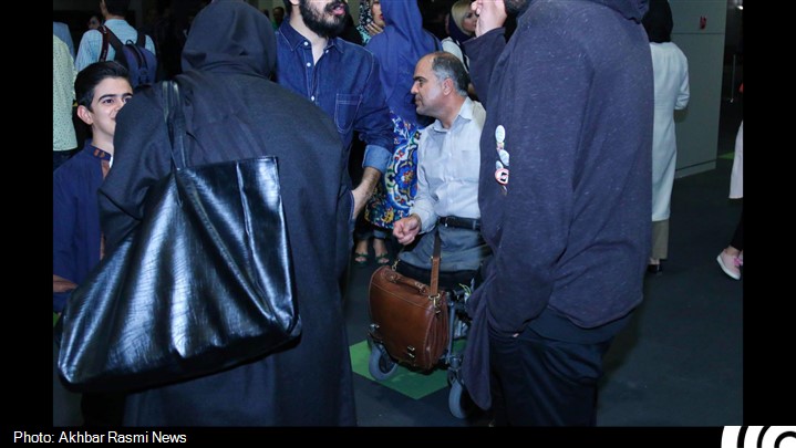 از همه جا برای شهدای غواص آمدند از همه جا برای شهدای غواص آمدند