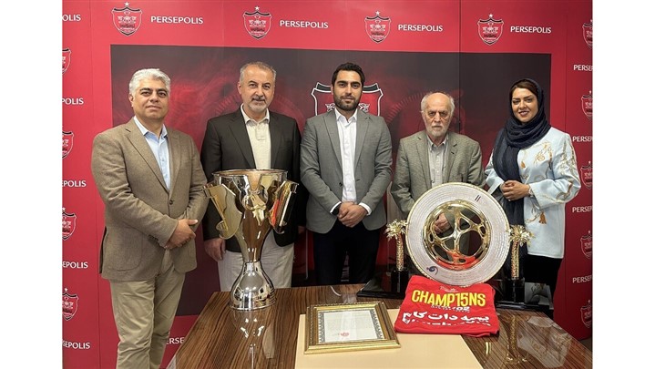قدردانی مدیرعامل باشگاه پرسپولیس از بیمه دات کام قدردانی مدیرعامل باشگاه پرسپولیس از بیمه دات کام