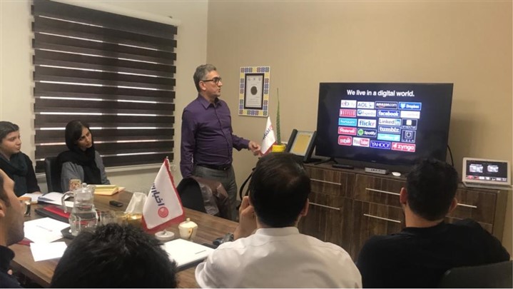 اول روابط عمومی، بعد تبلیغات اول روابط عمومی، بعد تبلیغات