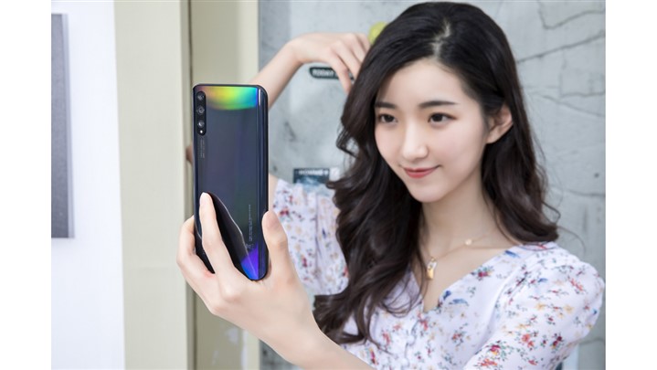 آشنایی با مشخصات فنی هوآوی Y8p، گوشی خوش‌قیمت این روزها