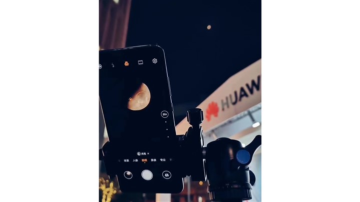 گوشیHuawei P30Proبا چه ویژگی‌هایی توانسته از ماه عکس‌هایی بسیار نزدیک بگیرد