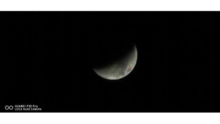 گوشیHuawei P30Proبا چه ویژگی‌هایی توانسته از ماه عکس‌هایی بسیار نزدیک بگیرد
