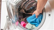 علت جمع شدن آب داخل ماشین لباسشویی چیست؟