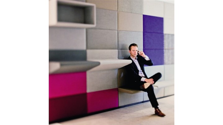 چرا صندلی اداری تاشو برای فضاهای محدود ایده‌آل است؟