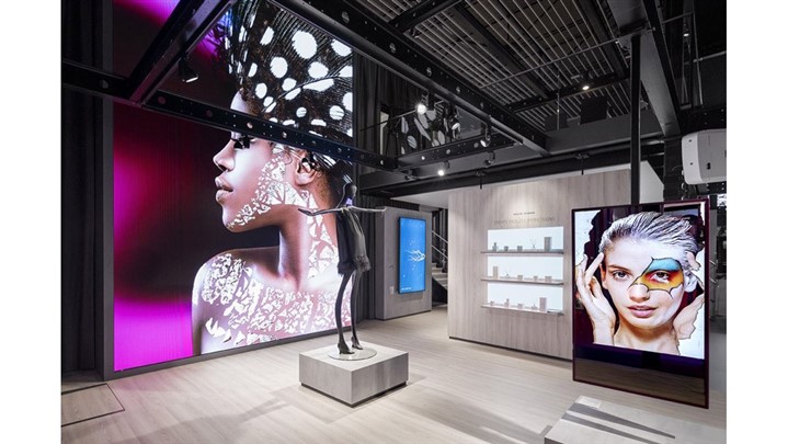 فرارنگ متخصص طراحی و ساخت غرفه نمایشگاهی مواد شوینده، آرایشی و بهداشتی