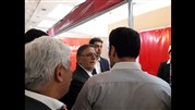 بازدید رییس کل بانک مرکزی از غرفه اخبار رسمی