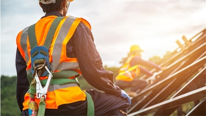 لزوم استفاده از لوازم ایمنی و تجهیزات آتش نشانی در محیط های کاری