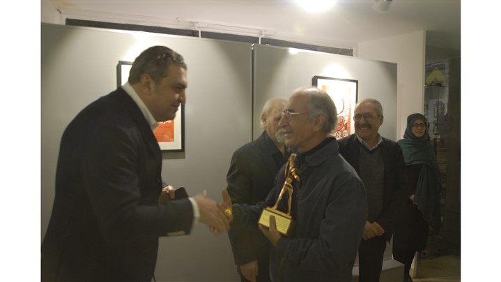 «سرخ وسیاه - سی سال تبلیغ به روایت سیته» رونمایی شد