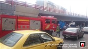  نیمه واژگونی خودروی نیسان در زیر پل گاز
