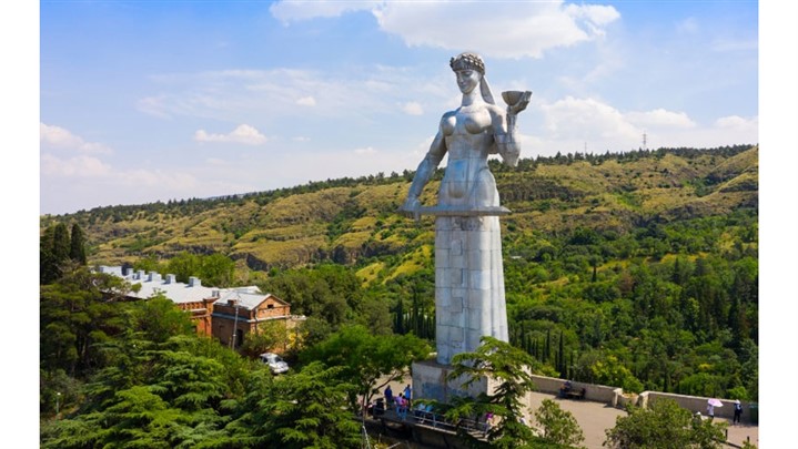 سفر خانوادگی به تفلیس: برنامه‌ها و جاذبه‌های مناسب