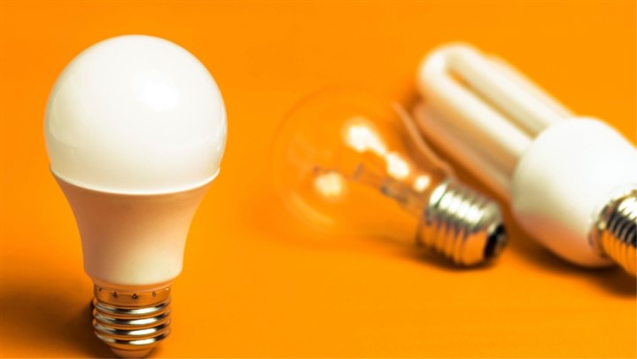 چرا لامپ ال ای دی از لامپ رشته ای و کم مصرف بهتر است؟