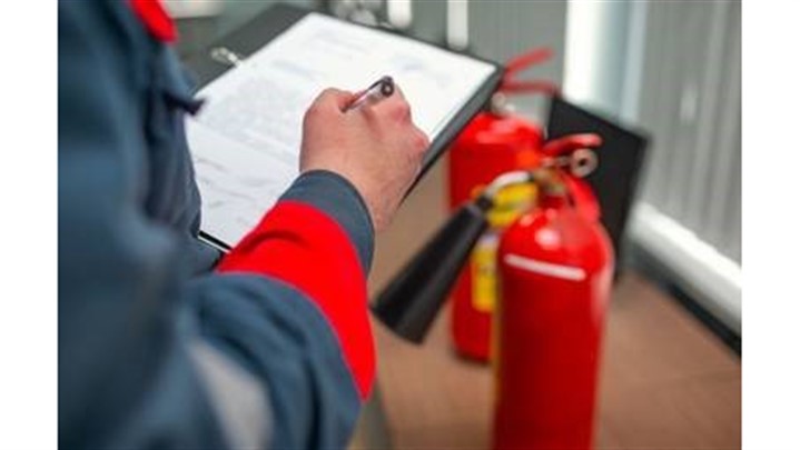 کدام اسپرینکلر مناسب‌تر است؟ مقایسه جامع اسپرینکلرهای بالازن و پایین‌زن