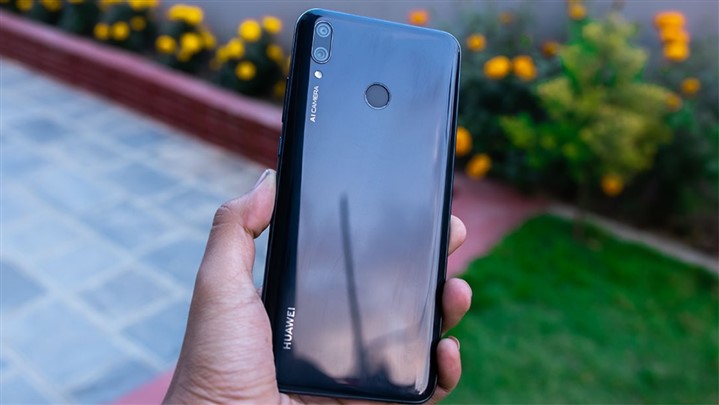 محصولی خوش‌قیمت با چهار دوربین