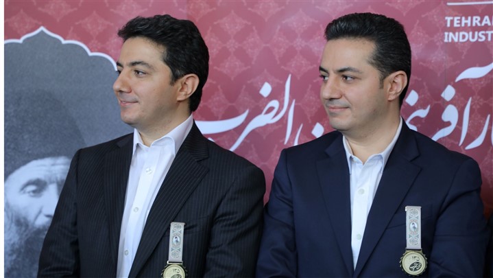 بنیان‌گذران دیجی‌کالا نشان امین‌الضرب دریافت کردند