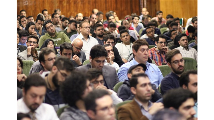 انتقال تجربیات فعالان دیجیتال مارکتینگ در ایران در رویداد رهبران رشد