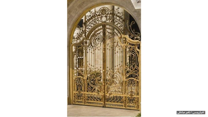 درب پارکینگ تاثیر زیادی در نمای ساختمان دارد. درب پارکینگ تاثیر زیادی در نمای ساختمان دارد.