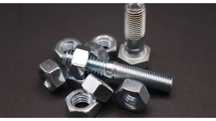 کاربرد پیچ و مهره های استیل در صنایع مختلف