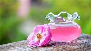 گلاب و کاهش حالت تهوع بارداری