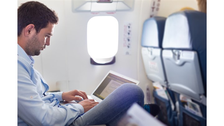 بردن لپ تاپ و تبلت به هواپیما ممنوع است؟