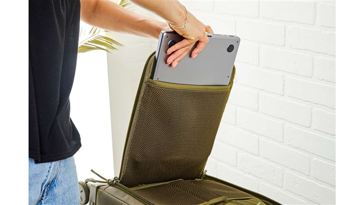 بردن لپ تاپ و تبلت به هواپیما ممنوع است؟