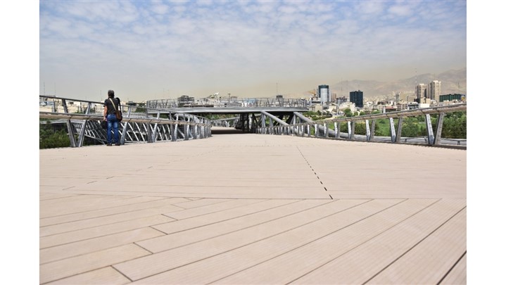 پل طبیعت و دستاوردهای صنعتی تنها سازنده کفپوش چوبپلاست این سازه پل طبیعت و دستاوردهای صنعتی تنها سازنده کفپوش چوبپلاست این سازه