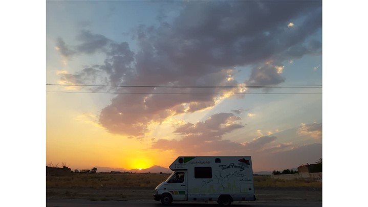 خانواده گردشگر: ما در همه شهرهای ایران یک خانه داریم