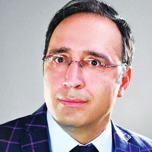 دکتر مهدی رمضانی اول فوق تخصص جراحی پلاستیک، زیبایی در مشهد