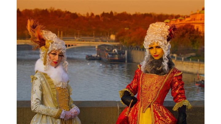 روایت باورنکردنی تاریخ، از لوازم آرایش به زبان موتنرو روایت باورنکردنی تاریخ، از لوازم آرایش به زبان موتنرو