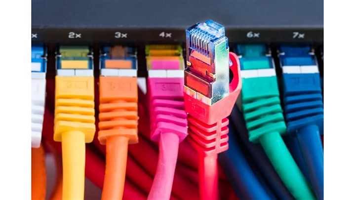 تفاوت خرید تجهیزات شبکه از منابع رسمی و غیررسمی چیست؟