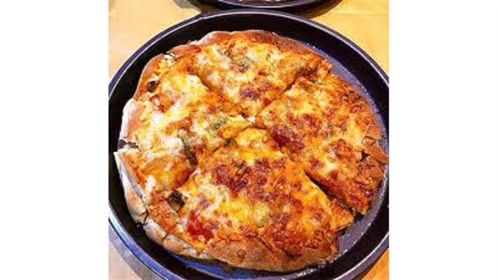 پر شدن فریزرها در دنیا با پیتزا منجمد در دوران کرونا