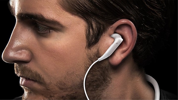 چگونه عوارض استفاده از هندزفری بلوتوث را کاهش دهیم ؟ چگونه عوارض استفاده از هندزفری بلوتوث را کاهش دهیم ؟