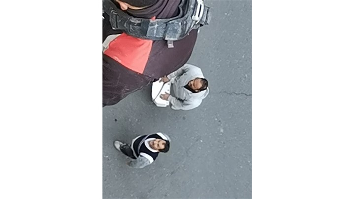 ریزش سنگ به دلیل پیچ و رولپلاک نکردن سنگ نما باعث مرگ یک کودک شد