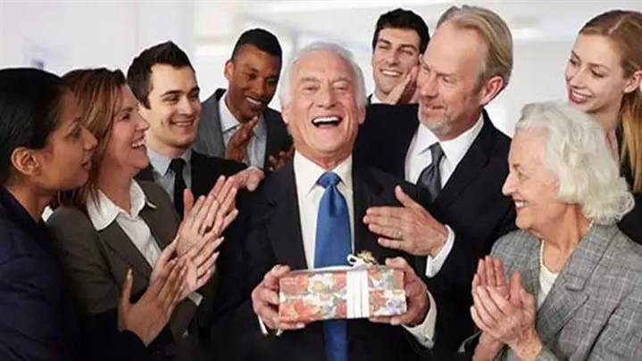 ایدههایی خاص و کاربردی برای هدیه بازنشستگی همکاران عزیز ایدههایی خاص و کاربردی برای هدیه بازنشستگی همکاران عزیز