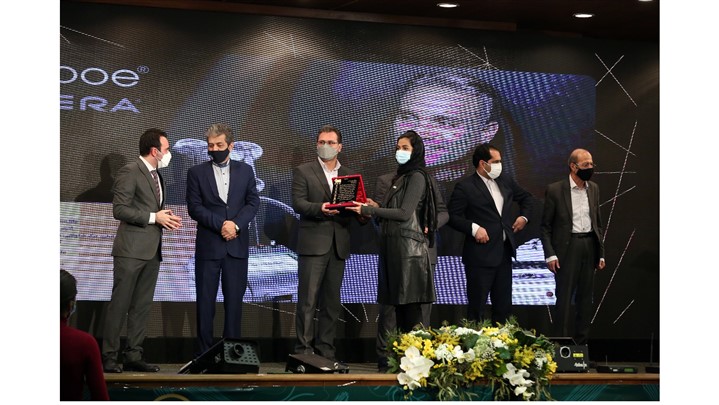 دریافت تندیس مشتریمداری در جشنوارهی ملی یکصد واحد برتر مشتریمدار ایران  دریافت تندیس مشتریمداری در جشنوارهی ملی یکصد واحد برتر مشتریمدار ایران