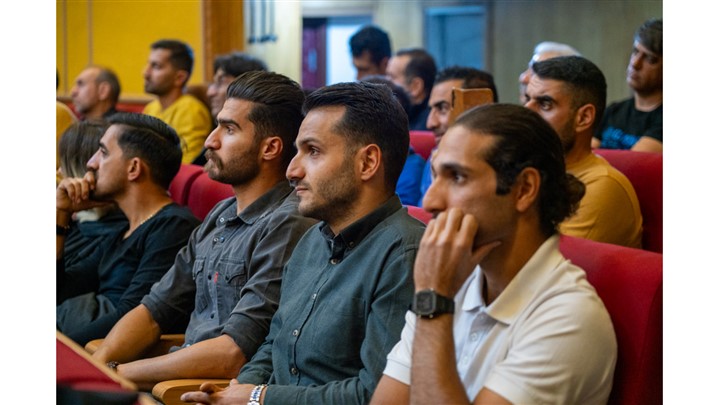 تقدیر از تیم گشایش مسیر «چهل‌سالگی» باشگاه کوهنوردی تهران