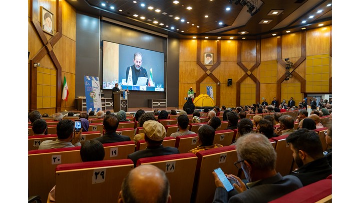 تقدیر از تیم گشایش مسیر «چهل‌سالگی» باشگاه کوهنوردی تهران