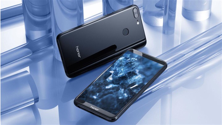 چطور آنر 9 لایت از رقیب کره‌ای پیشی گرفت