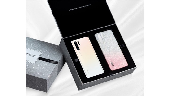 نسخه سفارشی پرچمدار هوآوی با قابی از کریستالهایSwarovski نسخه سفارشی پرچمدار هوآوی با قابی از کریستالهایSwarovski