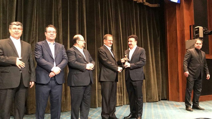 پرفروش‌ترین برند محصولات آرایشی، صادرکننده نمونه سال97 شد