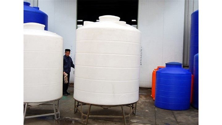 طراحی و تولید مخازن آب پلی اتیلن در حجم های بالا