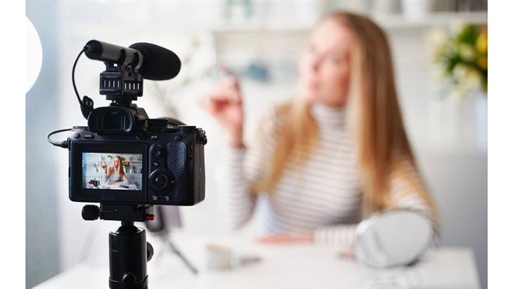 تیزر تبلیغاتی چیست؟ چه ویژگی‌هایی باید داشته باشد؟